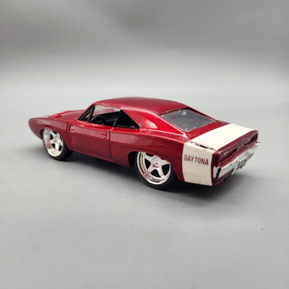 Jada 1969 Dodge Charger Daytona Red 1:24 Diecast Model Car Fast & Furious - Picture 3 of 10